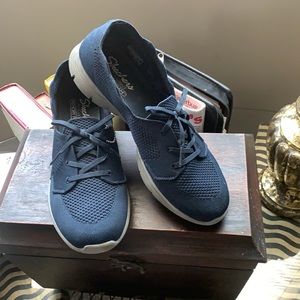 Skechers  No Lace Sneaker